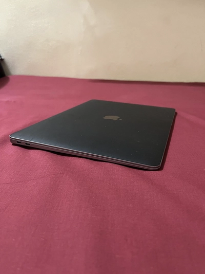 MacBook Air 2018 (TOUCH ID)-3