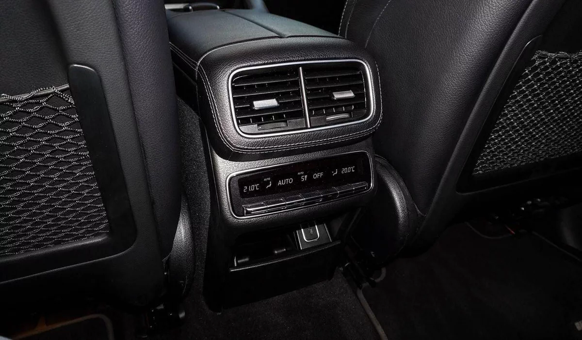 Mercedes Benz GLE53 AMG COUPE 4MATIC+-7-0