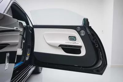 2025 ROLLS ROYCE SPECTRE.   BESPOKE SOUND SYSTEM. IMMERSIVE SEATS. MAIN DEALER WARRANTY AND SERVICE.-10