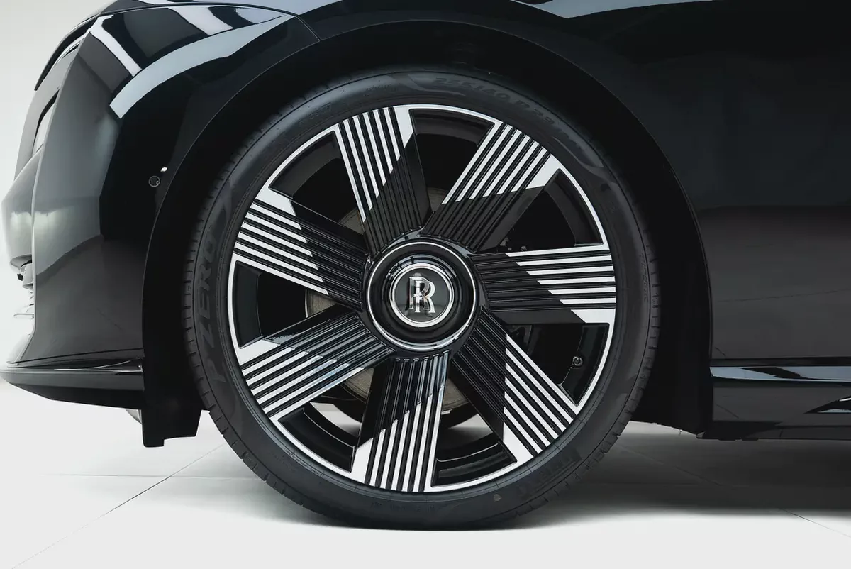 2025 ROLLS ROYCE SPECTRE.   BESPOKE SOUND SYSTEM. IMMERSIVE SEATS. MAIN DEALER WARRANTY AND SERVICE.-4-4