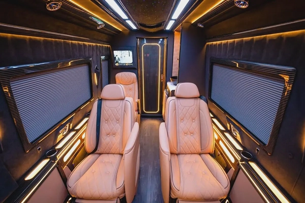 Mercedes Benz Sprinter D516 GCC zero km