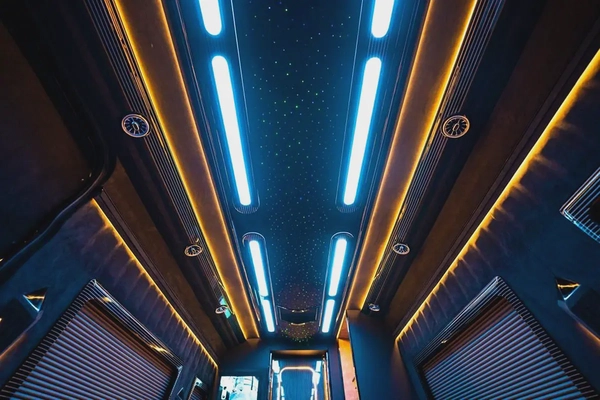 Mercedes Benz Sprinter D516 GCC zero km