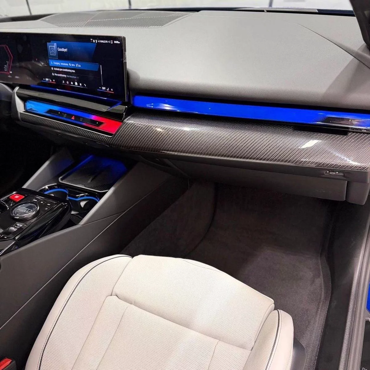 BMW M5 Hybrid BMW 5 Series M5 2026 GCC specs-17-0