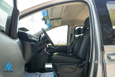 Hyundai Staria Premium-3