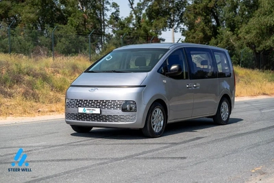 Hyundai Staria Premium-0