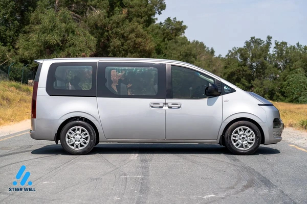 Hyundai Staria Premium