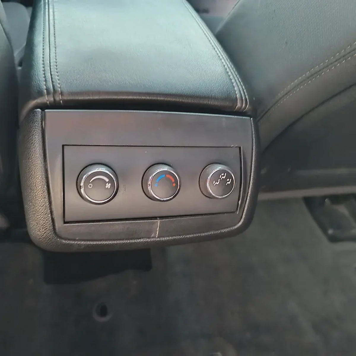 2014 Traverse Full Option Panorama-12-12