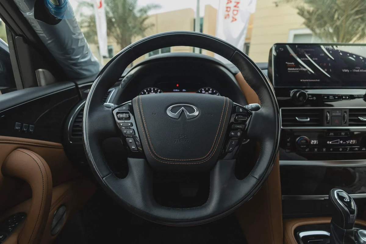 Infiniti QX80 2023-8-8