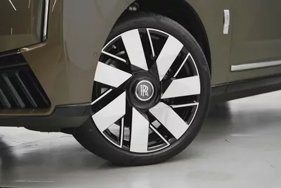 2026 ROLLS ROYCE CULLINAN WITH WARRANTY AND SERVICE CONTRACT-18