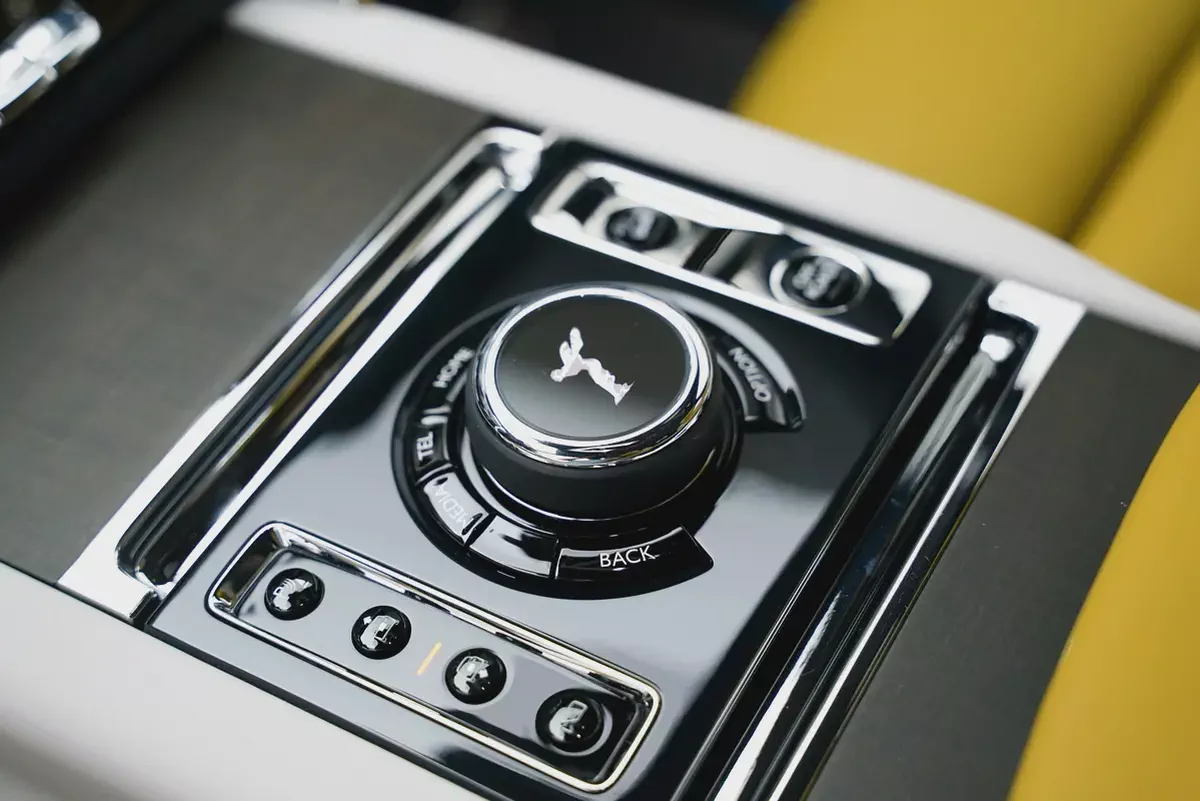 2026 ROLLS ROYCE CULLINAN WITH WARRANTY AND SERVICE CONTRACT-8-8