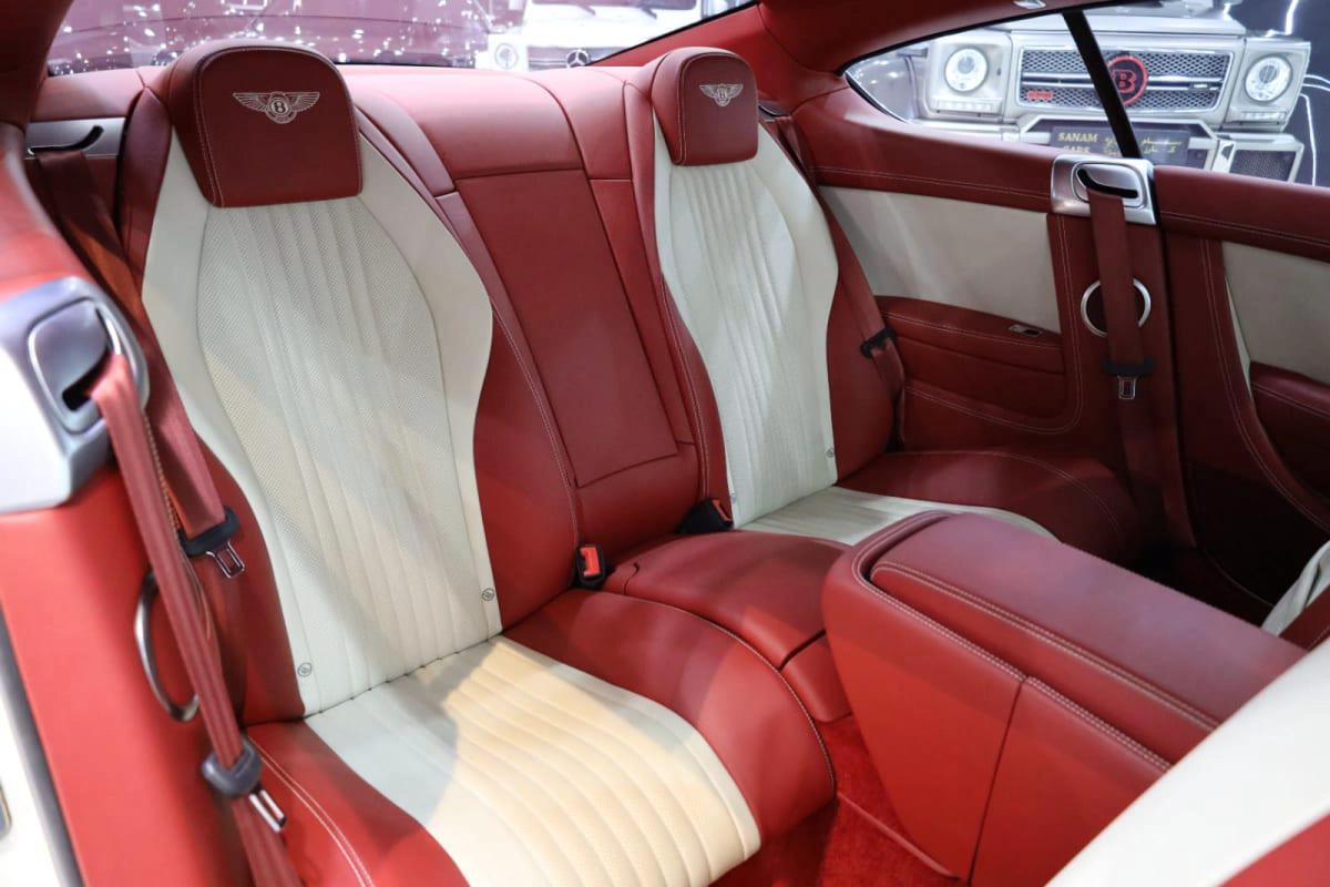 Bentley Continental GT-3-3