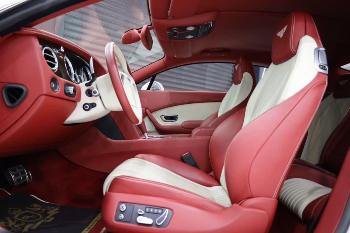 Bentley Continental GT-7-7