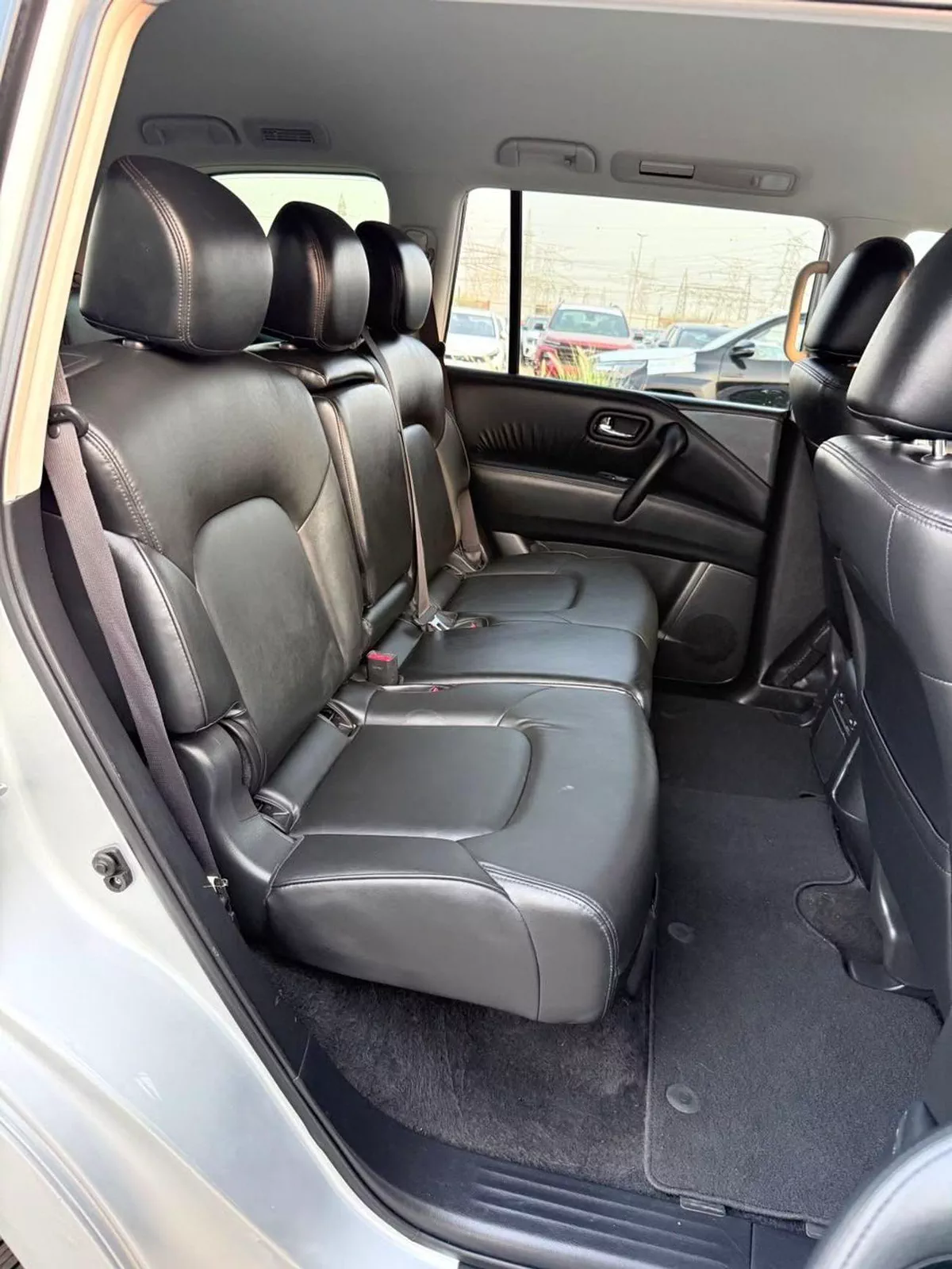 Nissan Armada SL-13-0