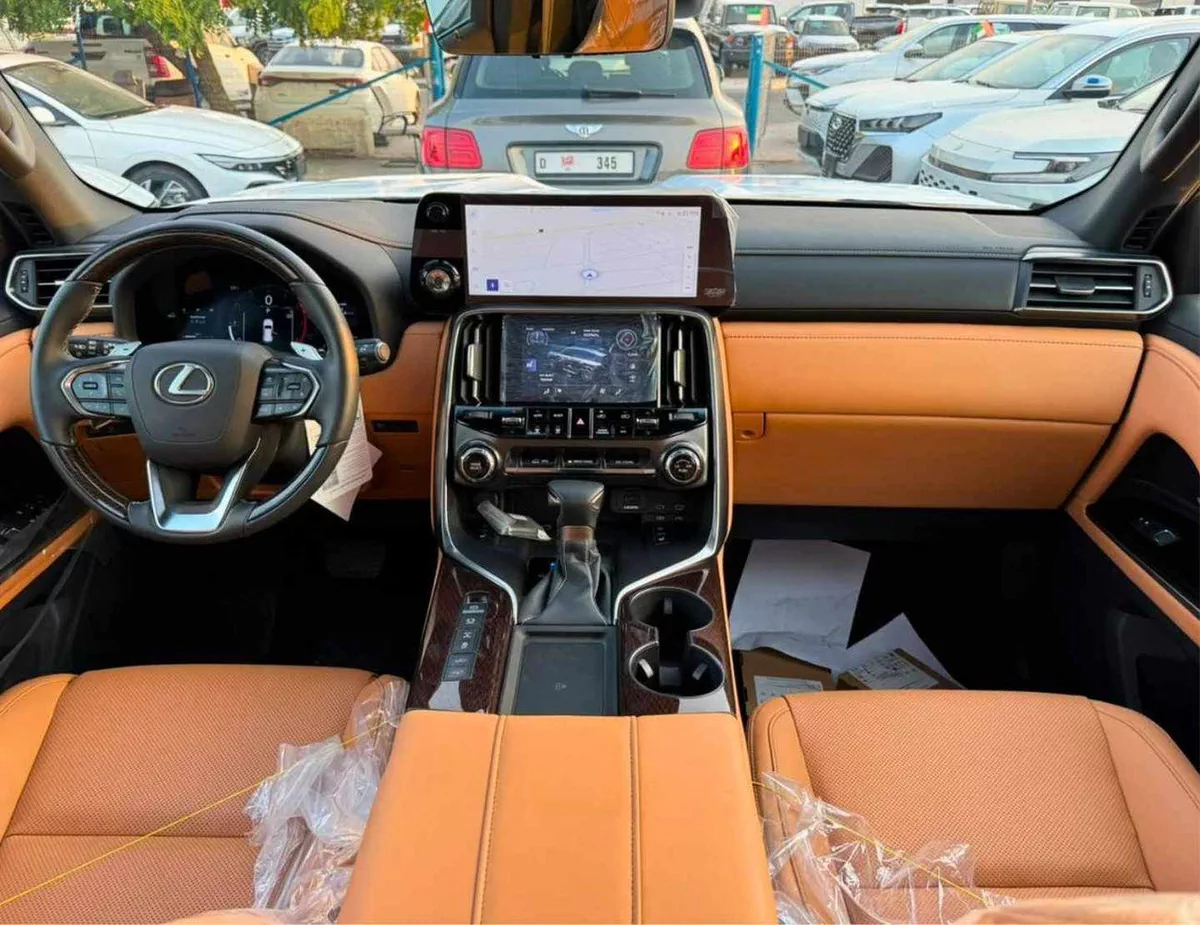 Lexus LX600 SIGNATURE || 3.5L V6 PETROL || RADAR | REAR ENTERTAINMENT SCREEN | LEATHER , SUNROOF | COOL BOX (COD-14-0