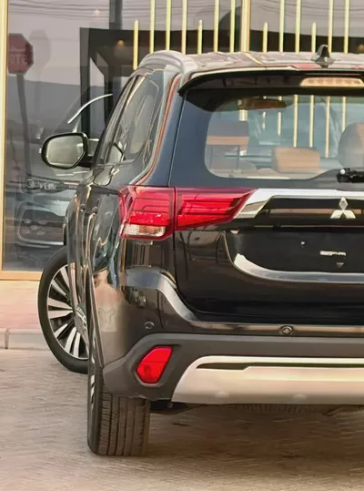 820-Monthly l GCC l 4WD , Cruise, Camera l Accident Free-16
