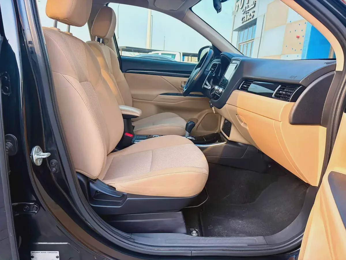820-Monthly l GCC l 4WD , Cruise, Camera l Accident Free-9-9