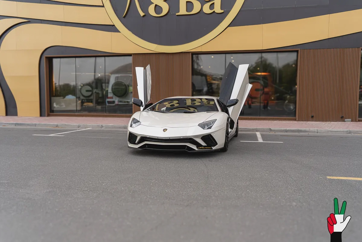2017 Lamborghini Aventador S | GCC Specs | Super Clean and Low Mileage-2-2