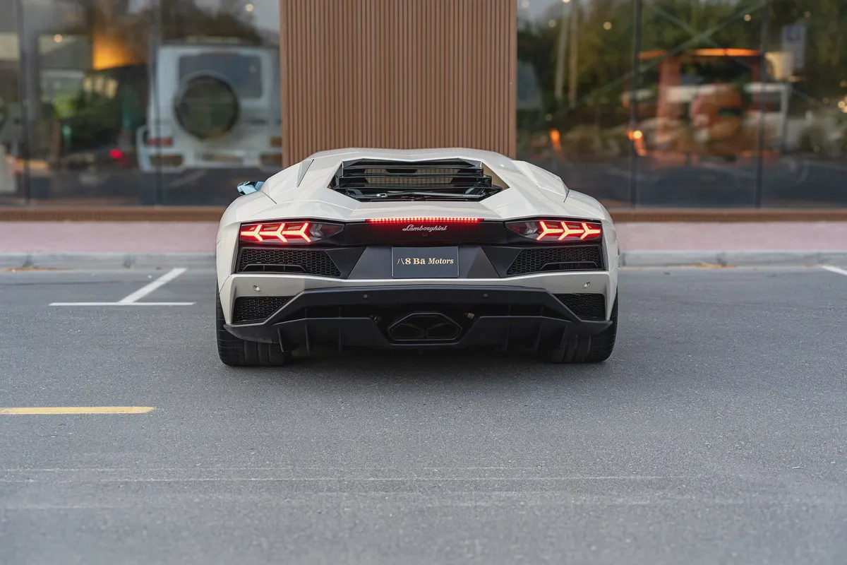 2017 Lamborghini Aventador S | GCC Specs | Super Clean and Low Mileage-3-3