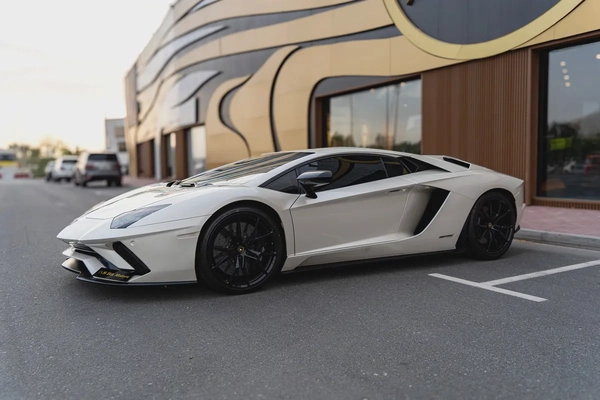 2017 Lamborghini Aventador S | GCC Specs | Super Clean and Low Mileage