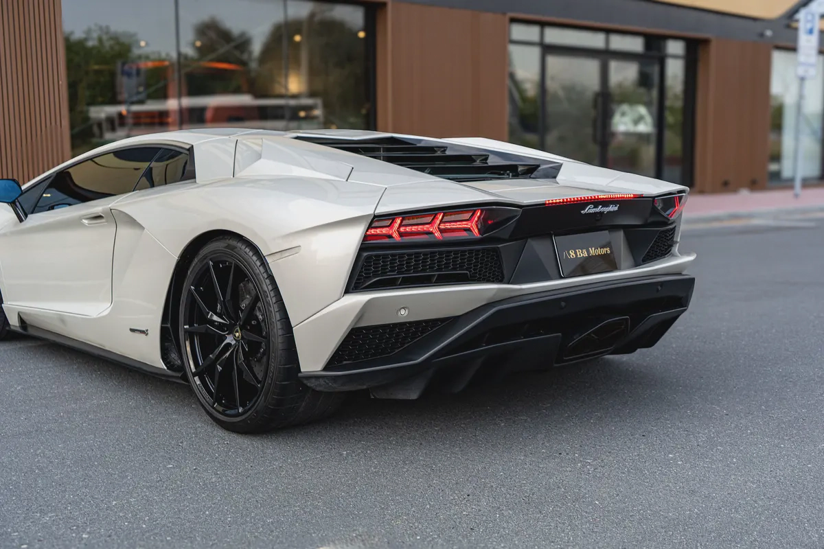 2017 Lamborghini Aventador S | GCC Specs | Super Clean and Low Mileage-8-8