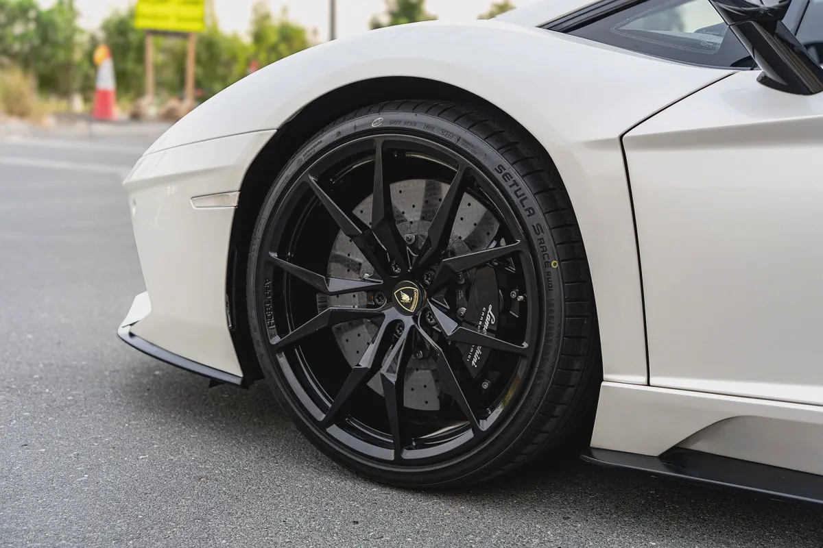 2017 Lamborghini Aventador S | GCC Specs | Super Clean and Low Mileage-9-9