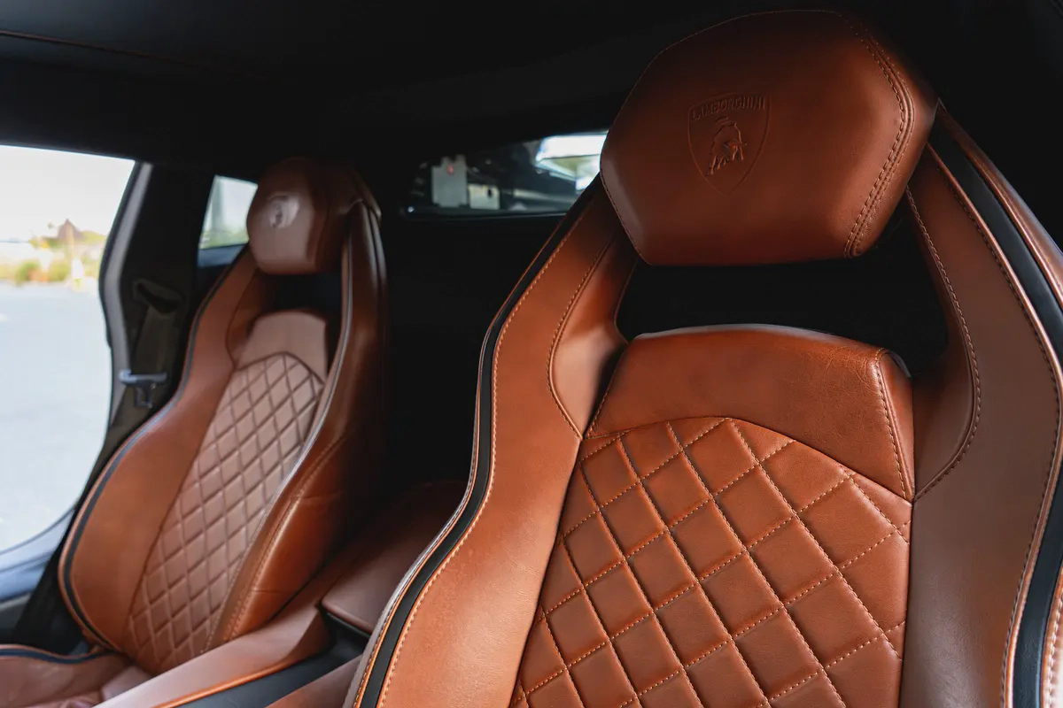 2017 Lamborghini Aventador S | GCC Specs | Super Clean and Low Mileage-12-12