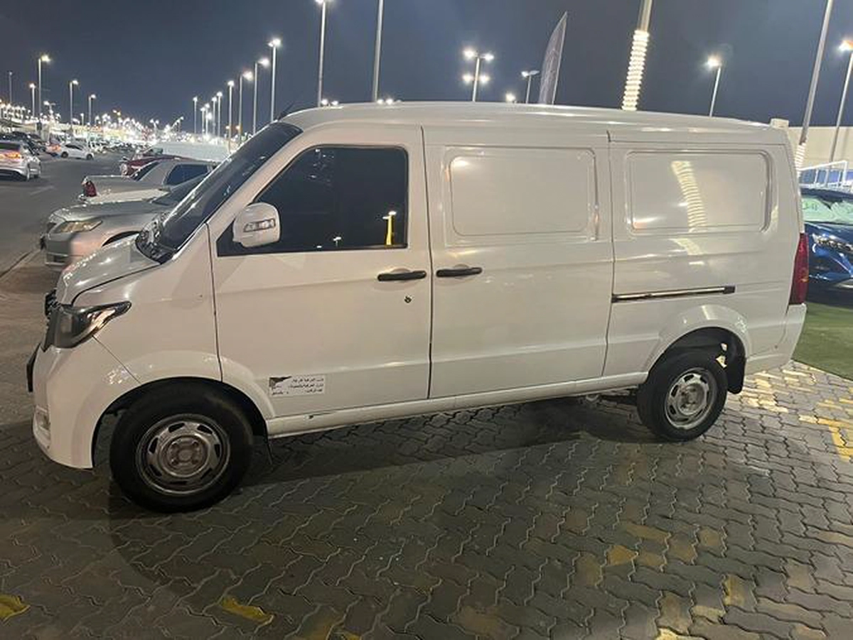 Victory V1 ( 2023 Model ) in White Color GCC Specs-4-4