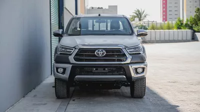 Toyota Hilux SR5 2.7L Pickup 2026 GCC Specs for Export-1