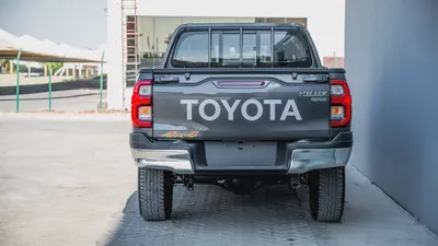 Toyota Hilux SR5 2.7L Pickup 2026 GCC Specs for Export-3