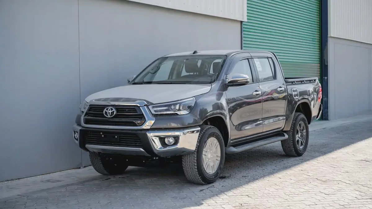 Toyota Hilux SR5 2.7L Pickup 2026 GCC Specs for Export