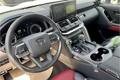 Toyota Land Cruiser VXR 3.5L-7