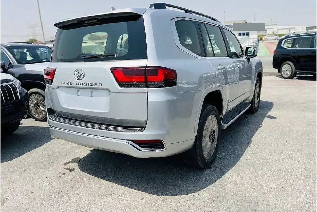 Toyota Land Cruiser VXR 3.5L-2-0