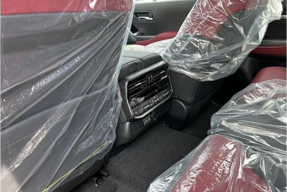 Toyota Land Cruiser VXR 3.5L-4-0