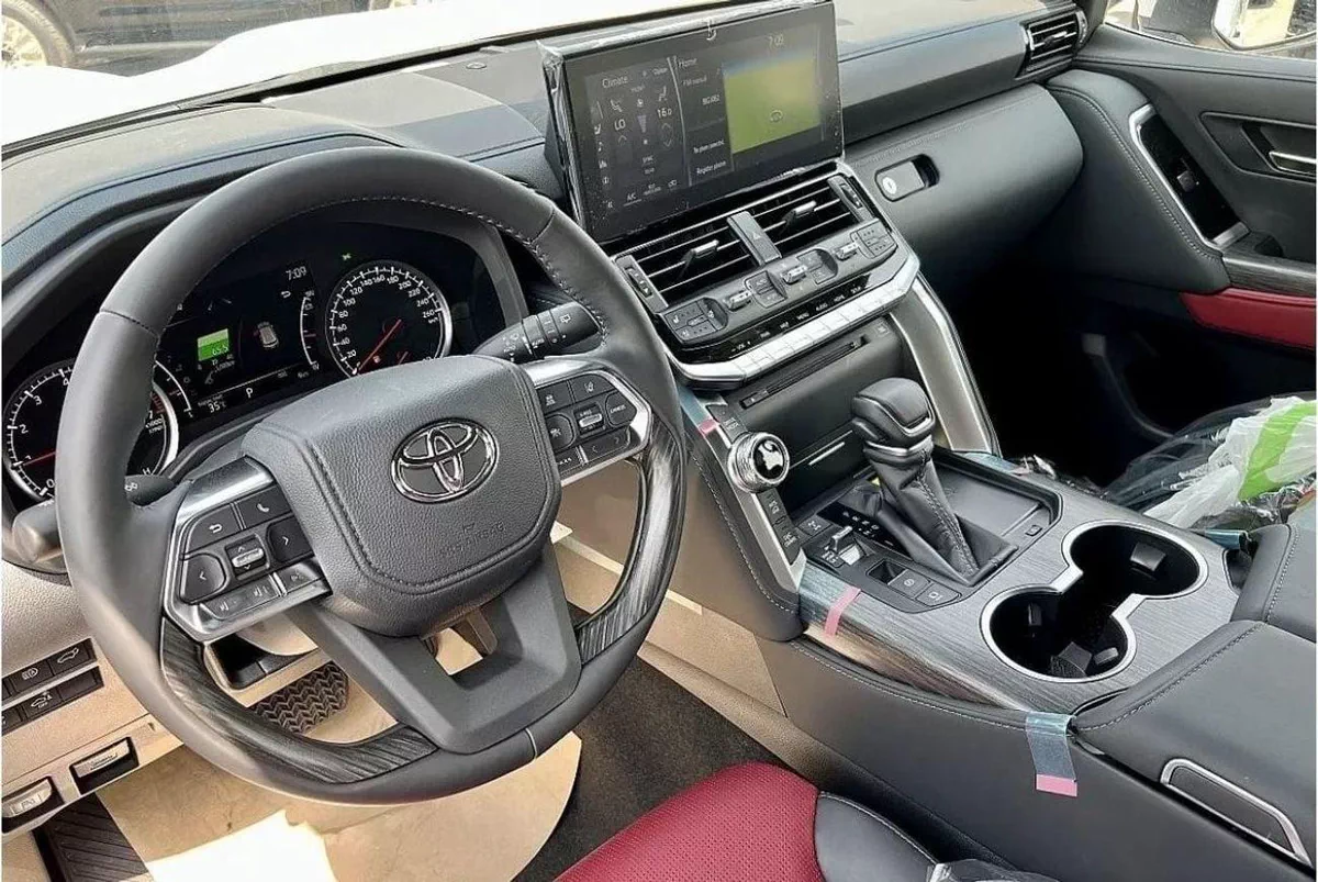 Toyota Land Cruiser VXR 3.5L-7-0
