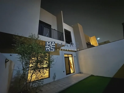 Spacious 3 bedrooms townhouse is available for rent in Nasma Residence for 110,000 AED yealry-3