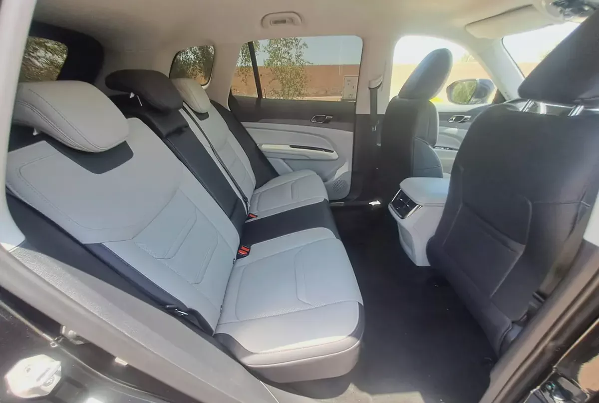 989-Monthly I GCC | Cruise, Leather Seats, GPS I Accident Free-9-9