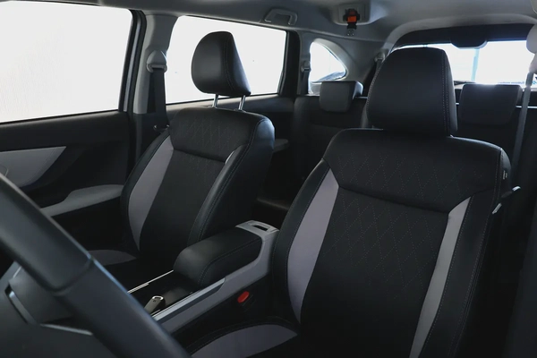 Toyota Veloz GX 2025 GCC Specs-16000km-brand new