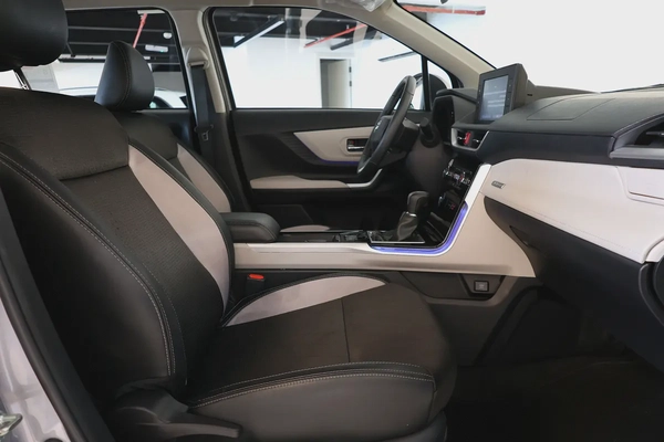 Toyota Veloz GX 2025 GCC Specs-16000km-brand new