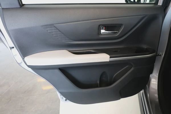 Toyota Veloz GX 2025 GCC Specs-16000km-brand new