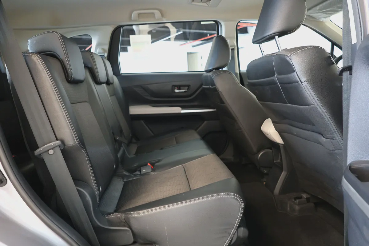 Toyota Veloz GX 2025 GCC Specs-16000km-brand new-16-16