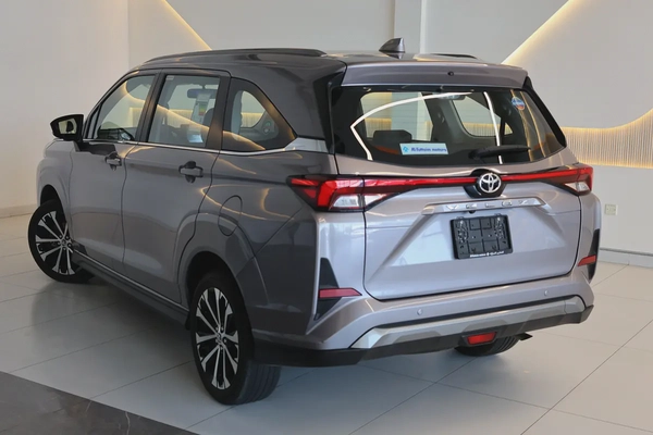 Toyota Veloz GX 2025 GCC Specs-16000km-brand new