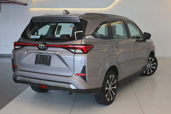 Toyota Veloz GX 2025 GCC Specs-16000km-brand new