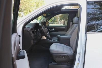 CHEVROLET TAHOE LT 4WD 5.3L V8 - GCC SPECS - UNDER WARRANTY / SERVICE 21-10-2027 - ACCIDENT FREE --10