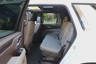CHEVROLET TAHOE LT 4WD 5.3L V8 - GCC SPECS - UNDER WARRANTY / SERVICE 21-10-2027 - ACCIDENT FREE --16