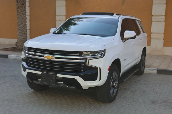 CHEVROLET TAHOE LT 4WD 5.3L V8 - GCC SPECS - UNDER WARRANTY / SERVICE 21-10-2027 - ACCIDENT FREE -