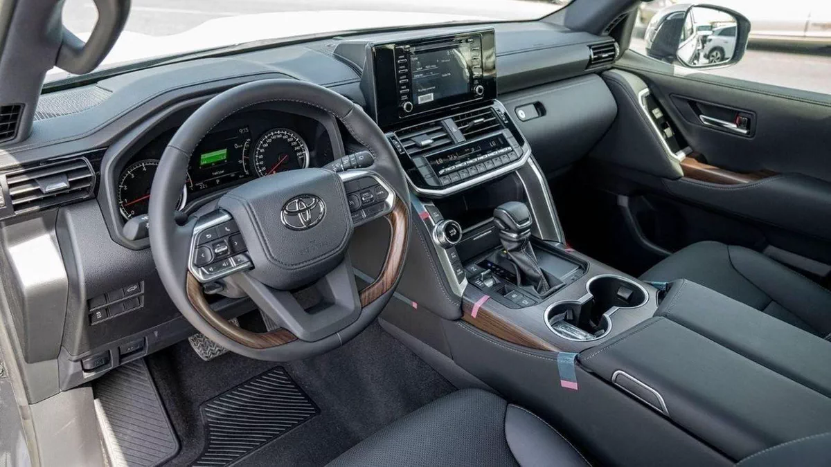 Toyota Land Cruiser VX TOYOTA LANDCRUSIER LC300 VX 4.0 PETROL TWIN TURBO-13-0