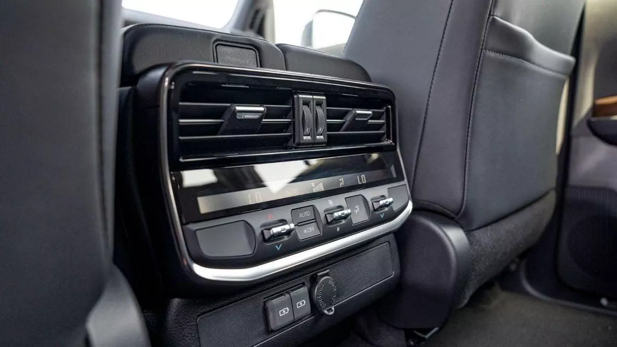 Toyota Land Cruiser VX TOYOTA LANDCRUSIER LC300 VX 4.0 PETROL TWIN TURBO-17-0