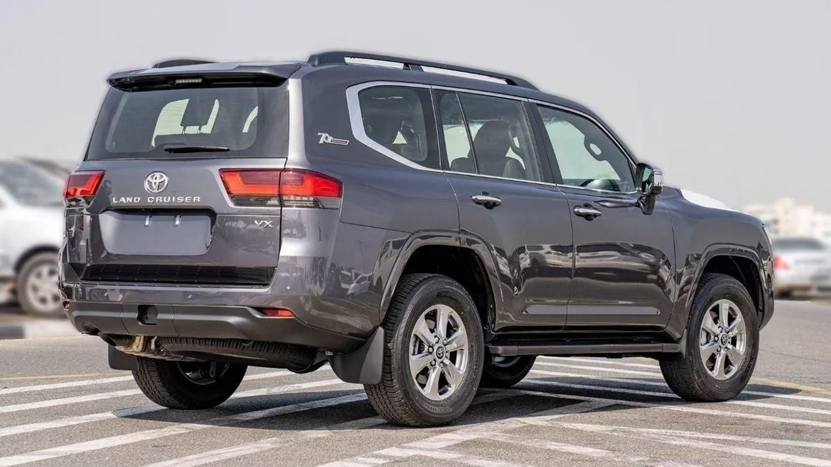 Toyota Land Cruiser VX TOYOTA LANDCRUSIER LC300 VX 4.0 PETROL TWIN TURBO-4-0