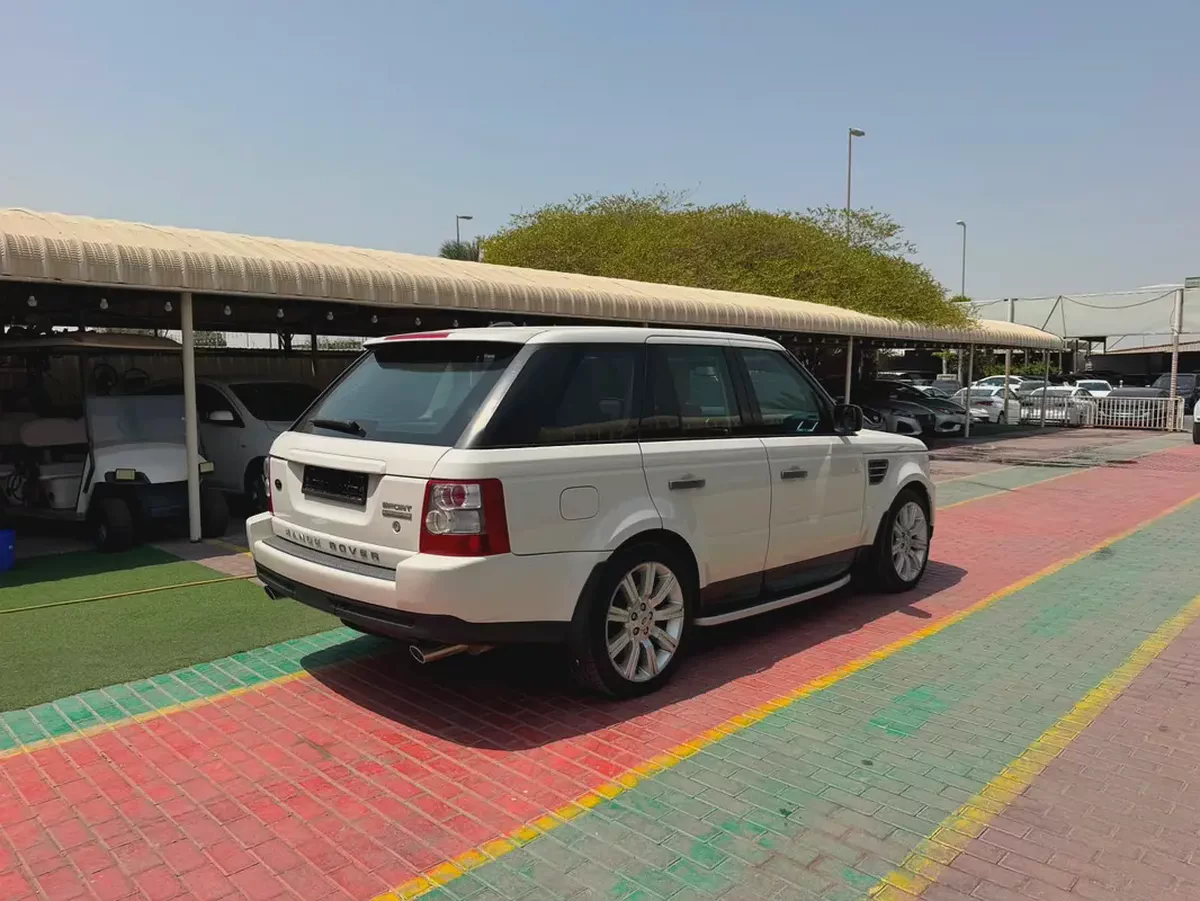 Land Rover Range Rover Sport HSE 2009 | GCC Specs | Well Maintained-3-3