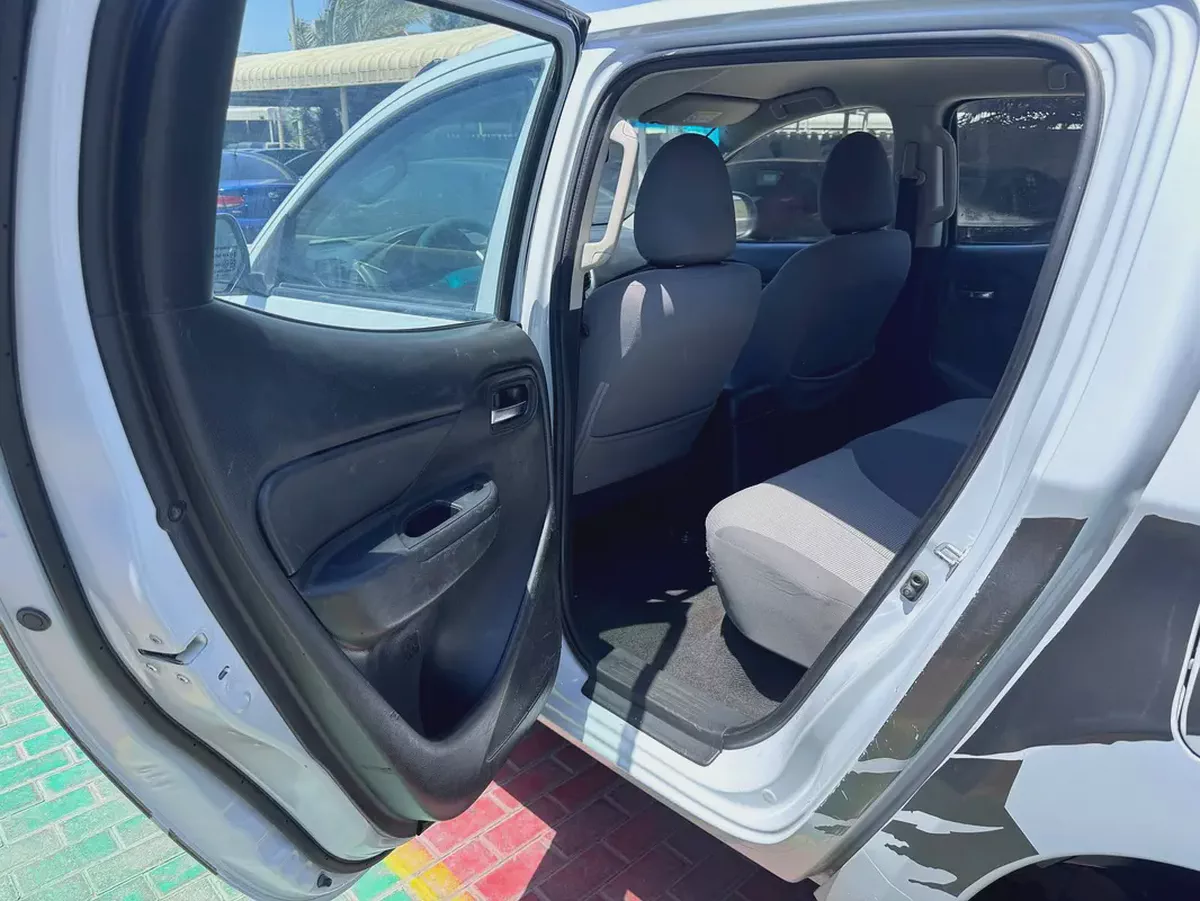 MITSUBISHI L200 4*4 PETROL-9-9